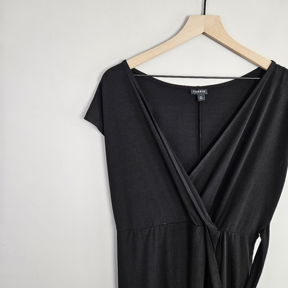 Torrid Black Jersey Knit Knotted Wrap Dress 0 - Picture 3 of 10
